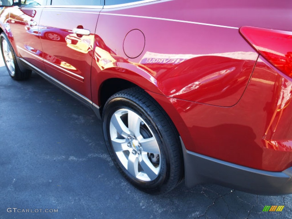 2010 Traverse LTZ - Dark Cherry Metallic / Cashmere photo #4