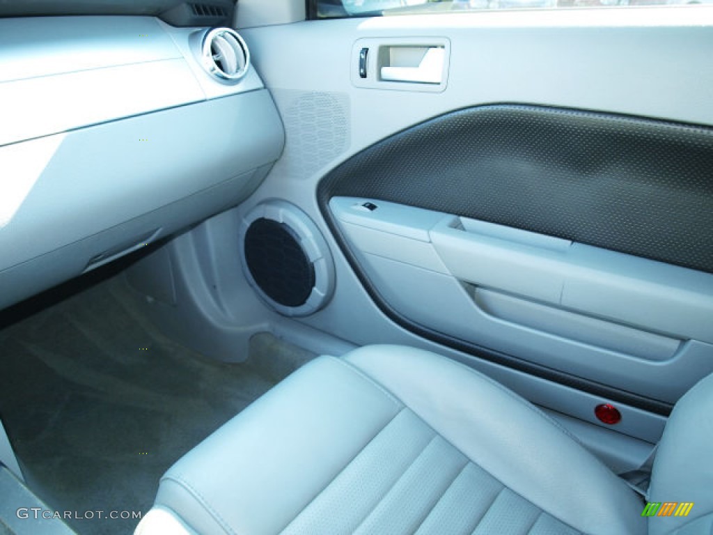 2006 Mustang GT Premium Coupe - Vista Blue Metallic / Light Graphite photo #12