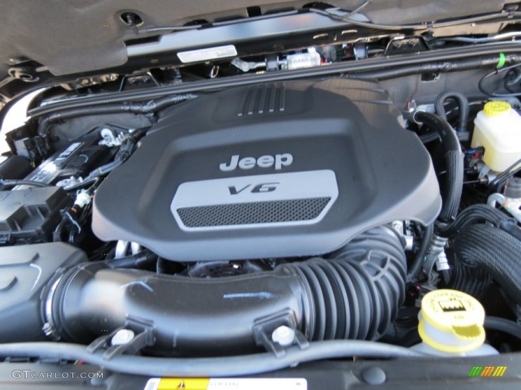 2014 Jeep Wrangler Unlimited Rubicon 4x4 3.6 Liter DOHC 24-Valve VVT V6 Engine Photo #85488940