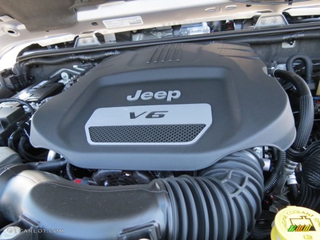 2014 Jeep Wrangler Unlimited Rubicon 4x4 3.6 Liter DOHC 24-Valve VVT V6 Engine Photo #85490342