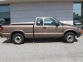 2002 Sandalwood Metallic Chevrolet S10 Extended Cab 4x4  photo #2