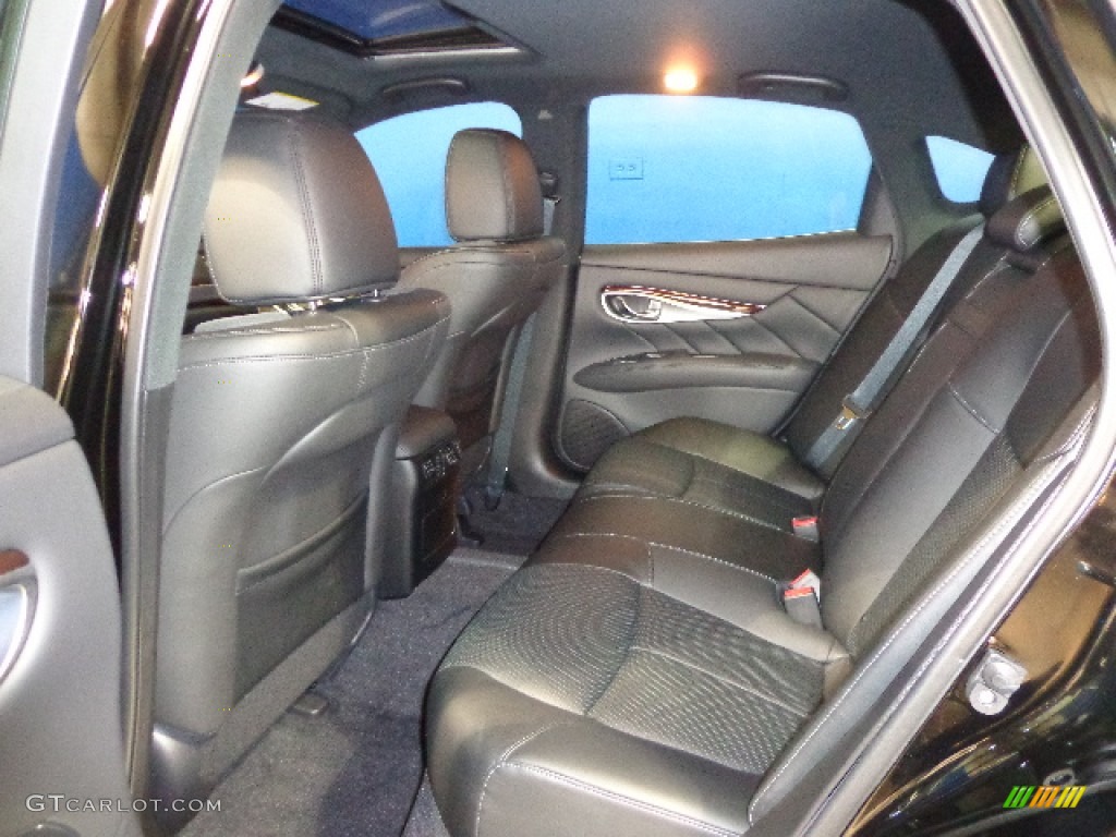2013 Infiniti M 56x AWD Sedan Rear Seat Photo #85492376