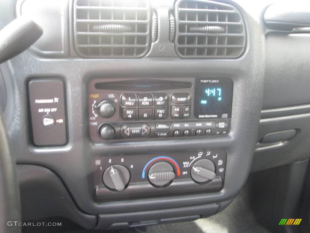 2000 S10 Xtreme Regular Cab - Victory Red / Graphite photo #19