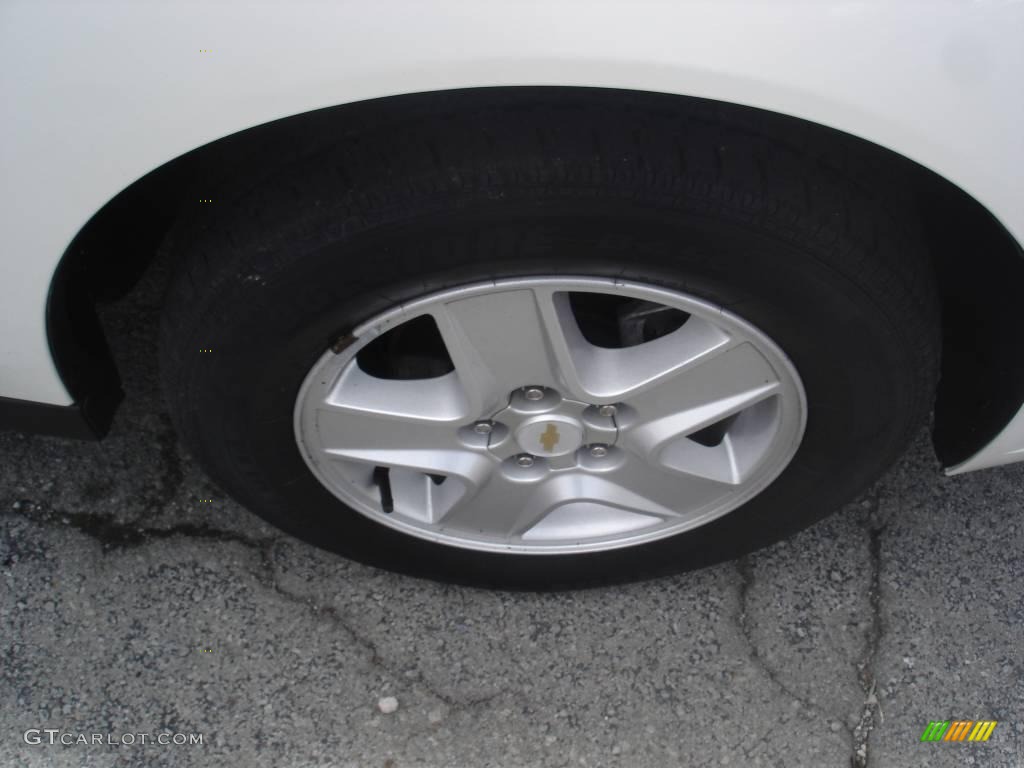 2005 Malibu LS V6 Sedan - White / Gray photo #19