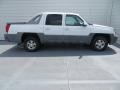 2002 Summit White Chevrolet Avalanche   photo #3