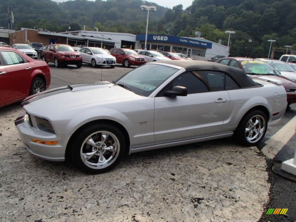 2006 Mustang GT Premium Convertible - Satin Silver Metallic / Dark Charcoal photo #5