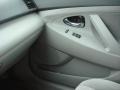 Black - Camry LE Photo No. 21