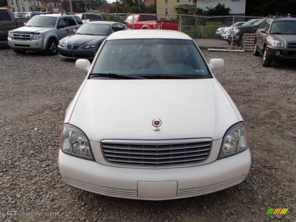 2005 DeVille Sedan - Cotillion White / Dark Gray photo #2