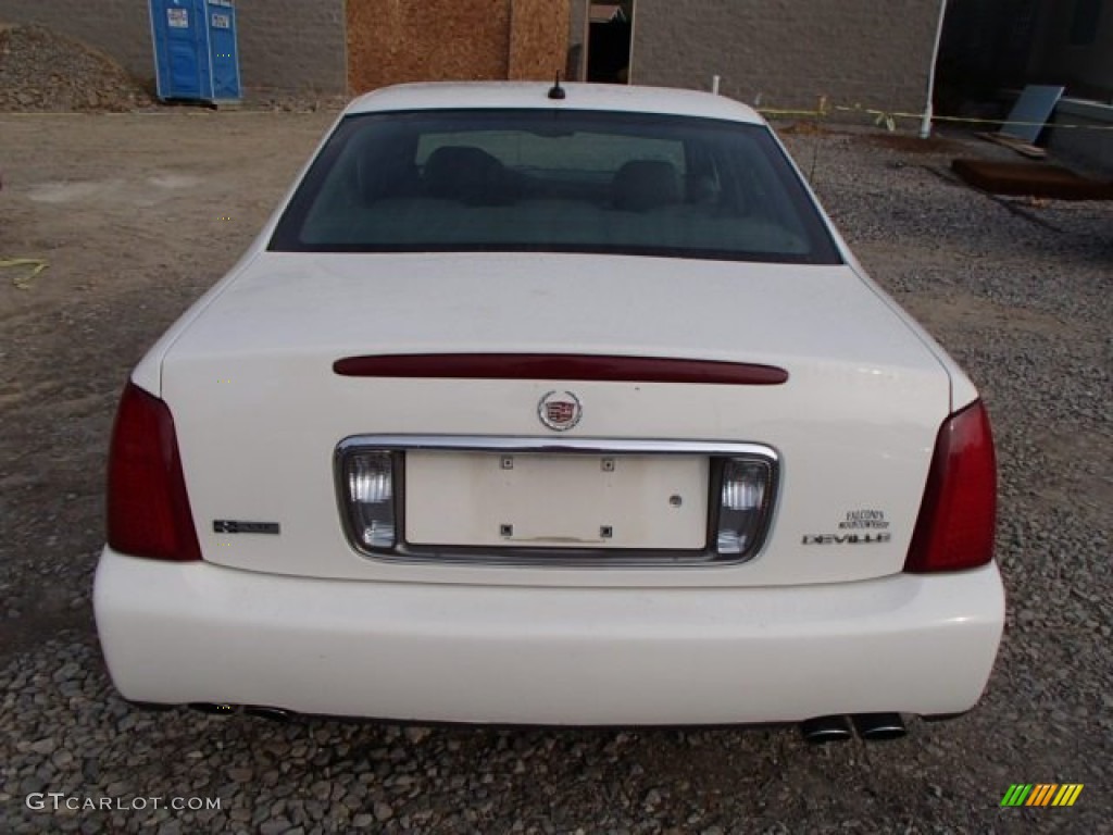 2005 DeVille Sedan - Cotillion White / Dark Gray photo #5