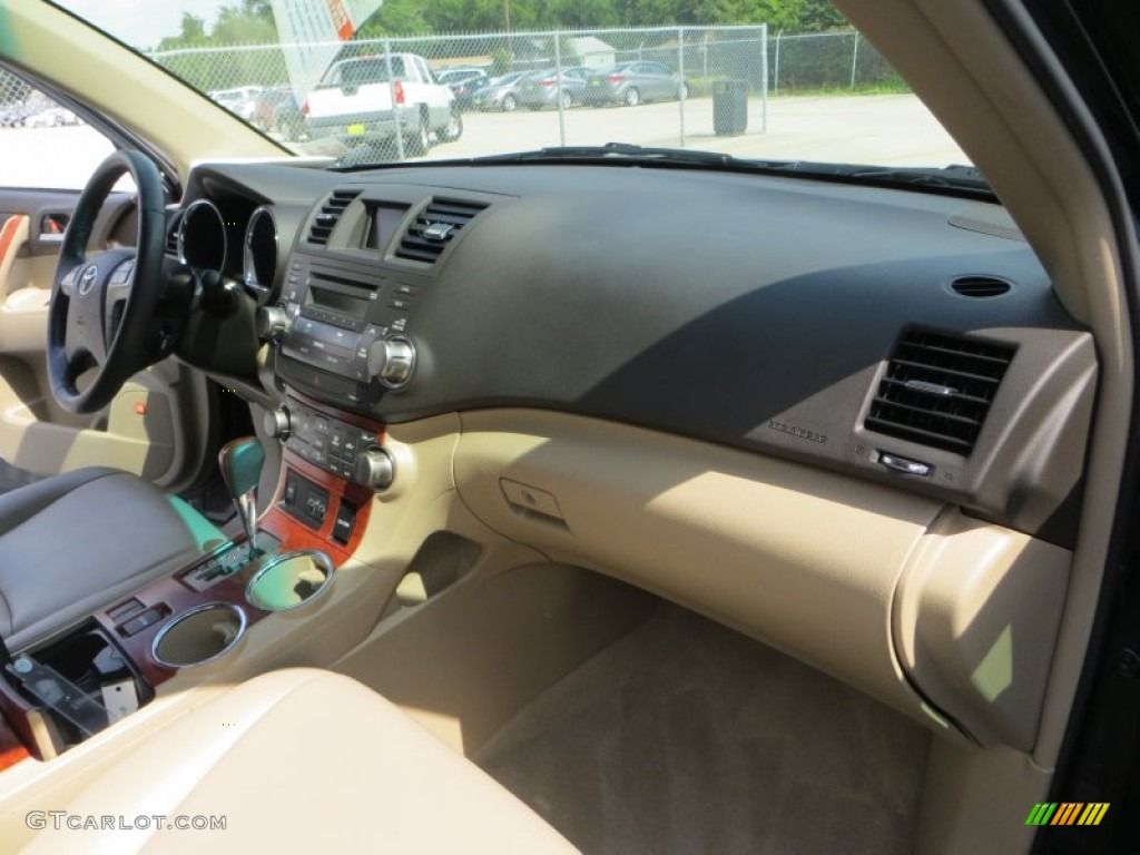 2010 Highlander Limited - Black / Sand Beige photo #20