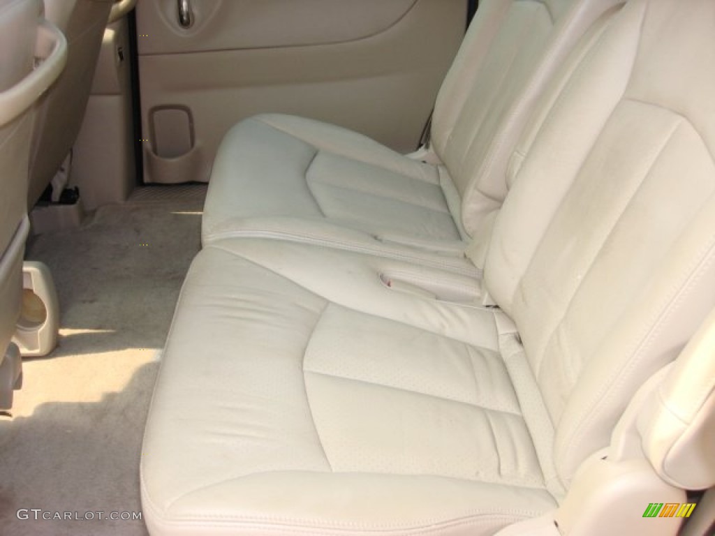 2004 MPV ES - Nordic Green Mica / Beige photo #10