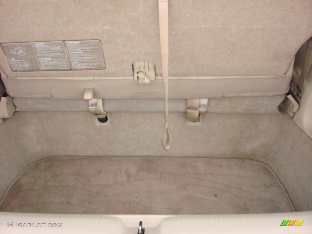 2004 MPV ES - Nordic Green Mica / Beige photo #12