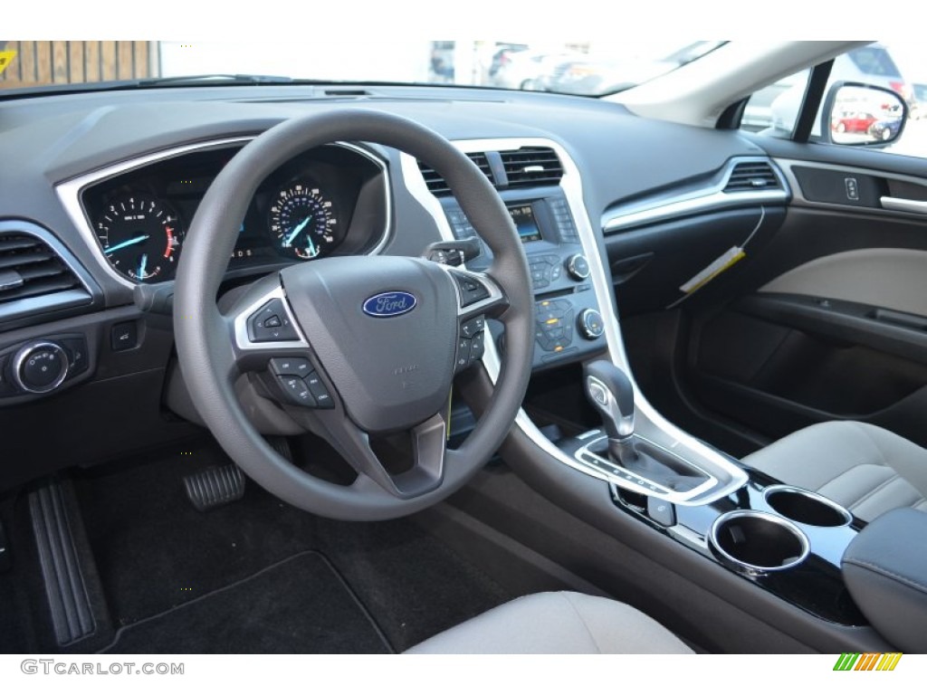 Earth Gray Interior 2014 Ford Fusion S Photo #85517759