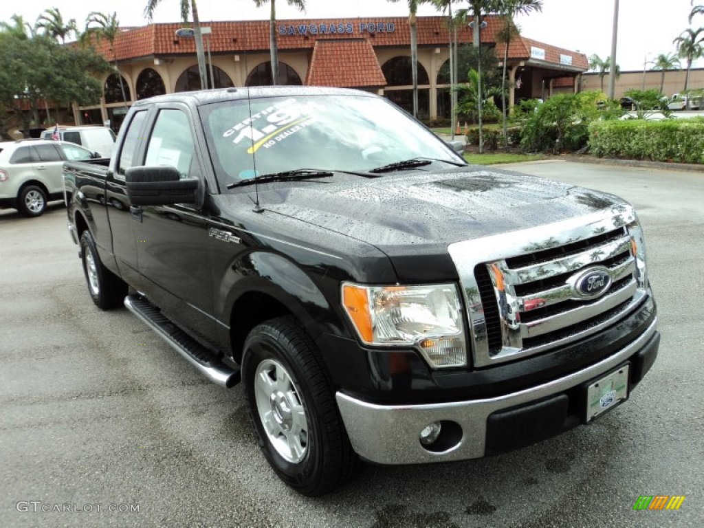 Tuxedo Black Metallic Ford F150