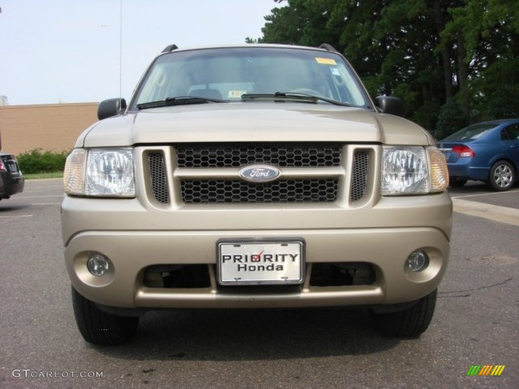 2005 Explorer Sport Trac XLT - Pueblo Gold Metallic / Medium Pebble photo #9