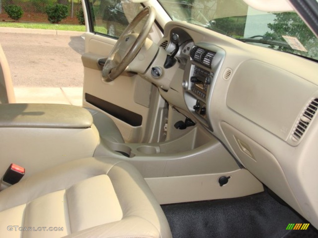 2005 Explorer Sport Trac XLT - Pueblo Gold Metallic / Medium Pebble photo #14