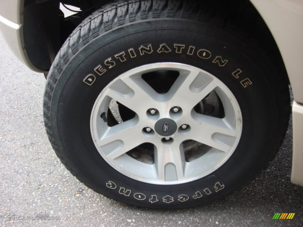 2005 Explorer Sport Trac XLT - Pueblo Gold Metallic / Medium Pebble photo #25