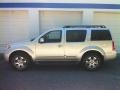 Silver Lightning Metallic - Pathfinder SE 4x4 Photo No. 4