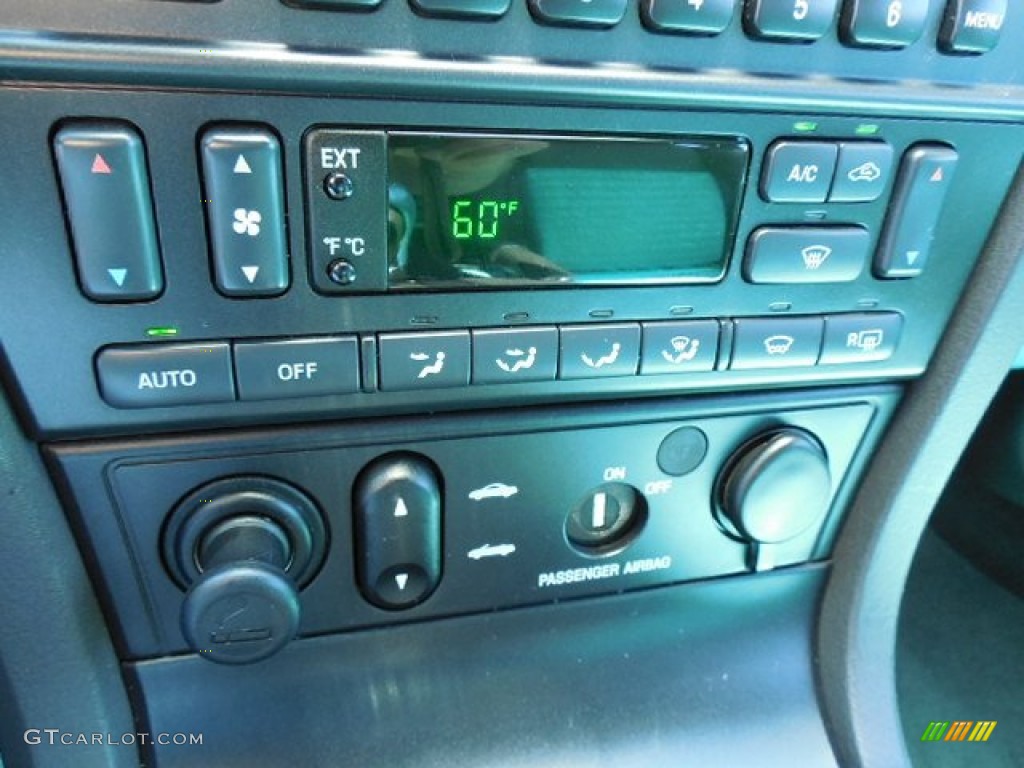 2002 Ford Thunderbird Premium Roadster Controls Photo #85521764
