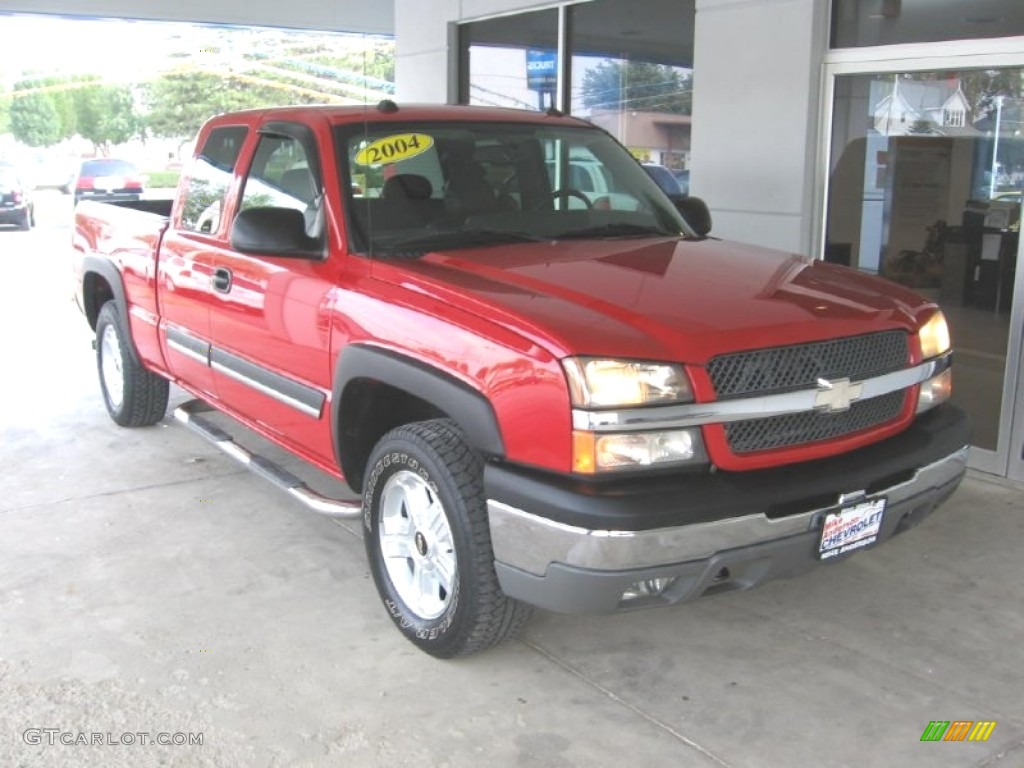 2004 Silverado 1500 LT Extended Cab 4x4 - Victory Red / Dark Charcoal photo #1