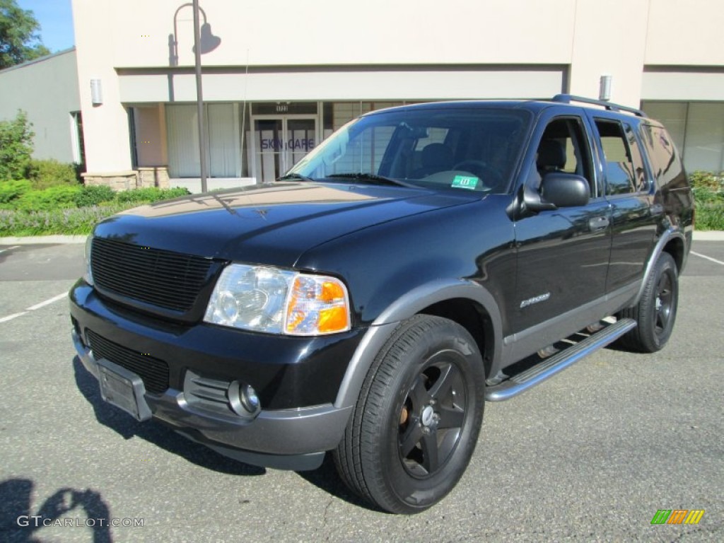 2002 Explorer XLS 4x4 - Black Clearcoat / Graphite photo #2