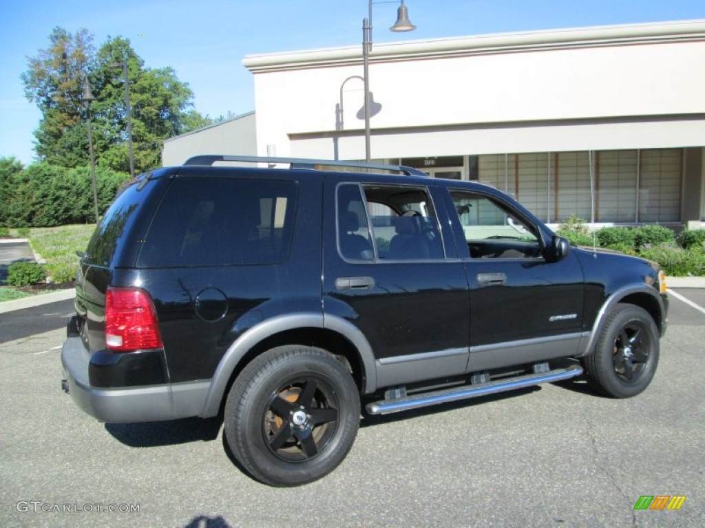 2002 Explorer XLS 4x4 - Black Clearcoat / Graphite photo #8