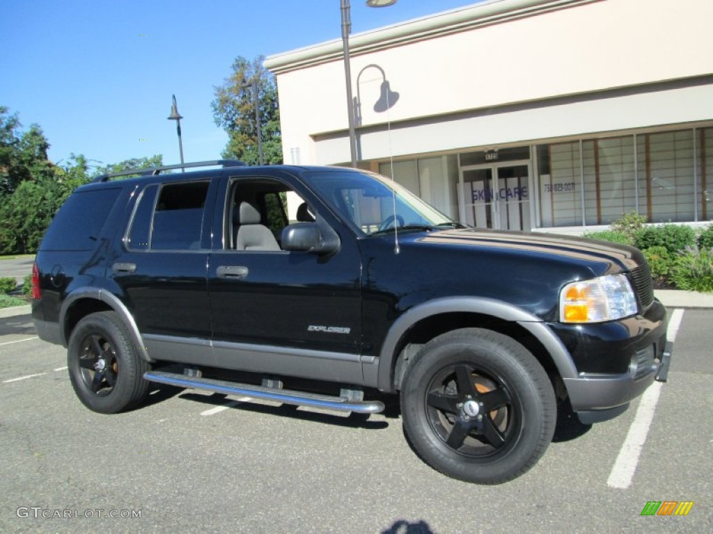 2002 Explorer XLS 4x4 - Black Clearcoat / Graphite photo #10