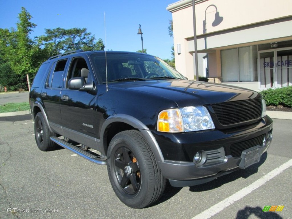 2002 Explorer XLS 4x4 - Black Clearcoat / Graphite photo #11