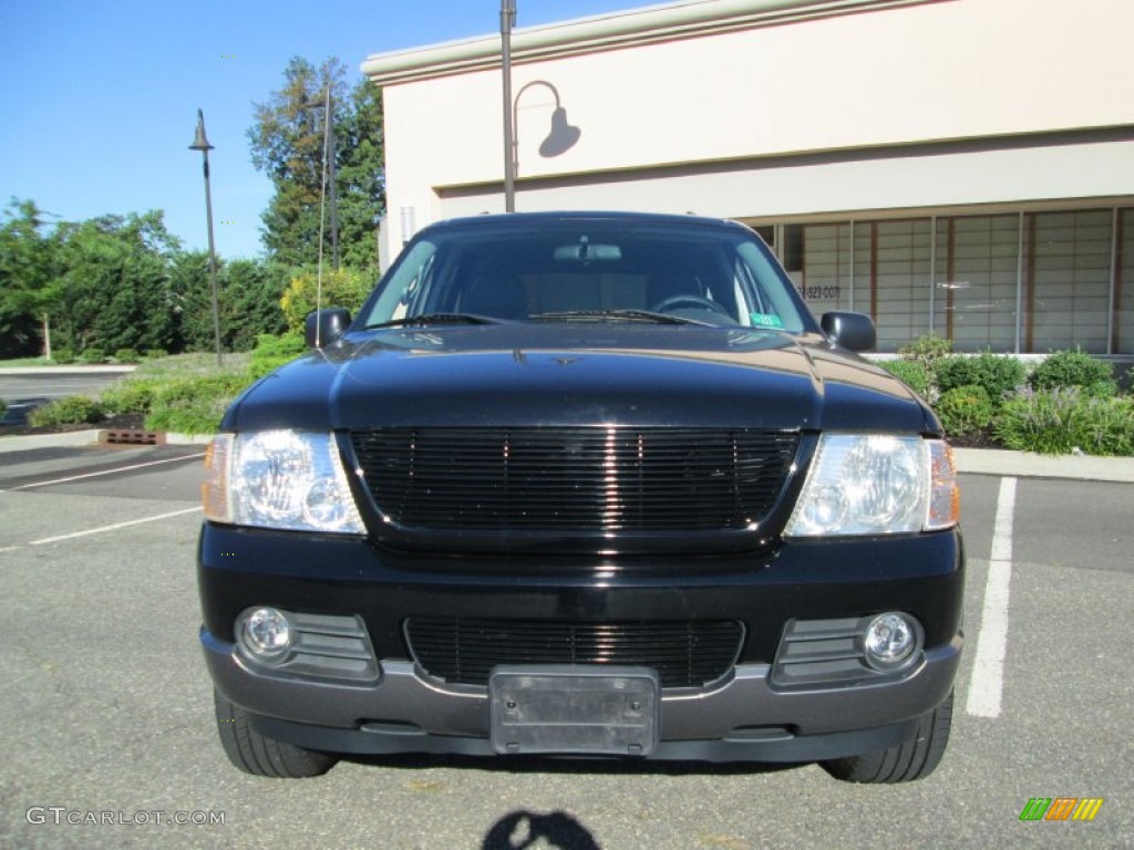 2002 Explorer XLS 4x4 - Black Clearcoat / Graphite photo #12