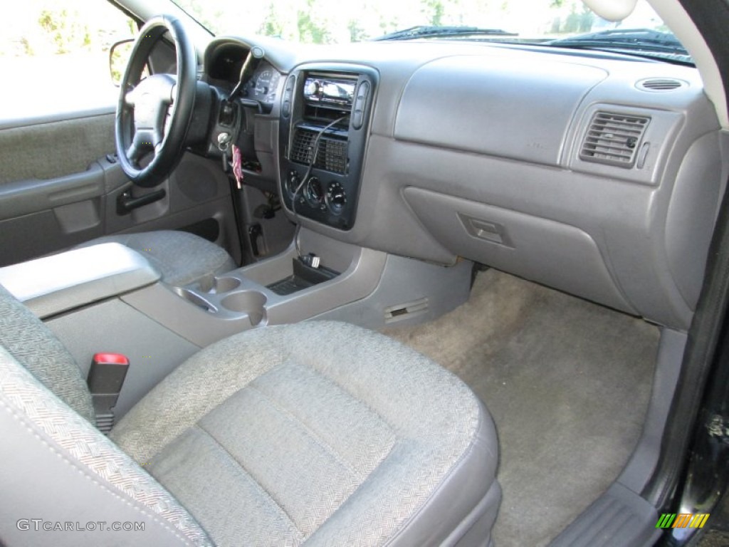 2002 Explorer XLS 4x4 - Black Clearcoat / Graphite photo #16