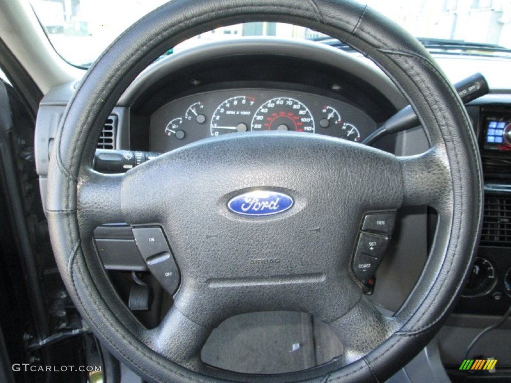 2002 Explorer XLS 4x4 - Black Clearcoat / Graphite photo #21