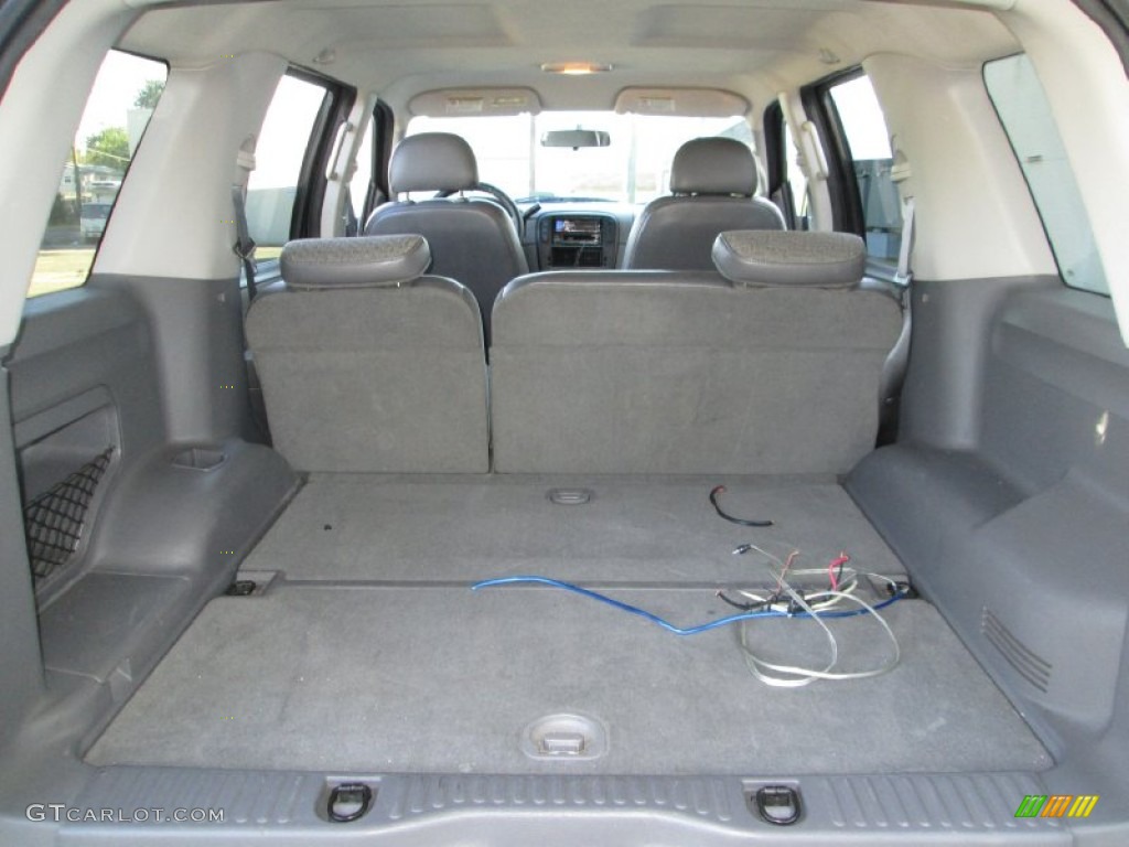 2002 Explorer XLS 4x4 - Black Clearcoat / Graphite photo #24