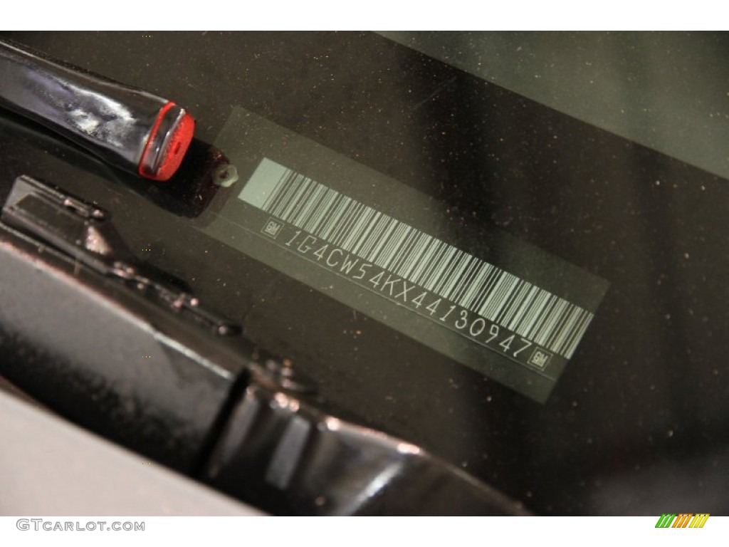 2004 Park Avenue  - Silver Blue Ice Metallic / Medium Gray photo #16