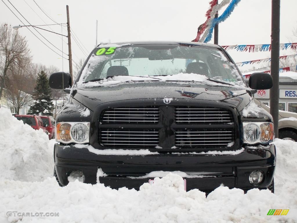 2005 Ram 1500 SLT Quad Cab 4x4 - Black / Dark Slate Gray photo #8