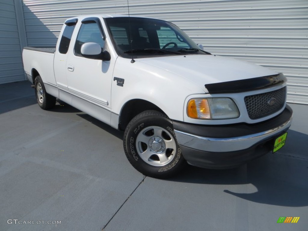 2002 F150 XLT SuperCab - Oxford White / Dark Graphite photo #2