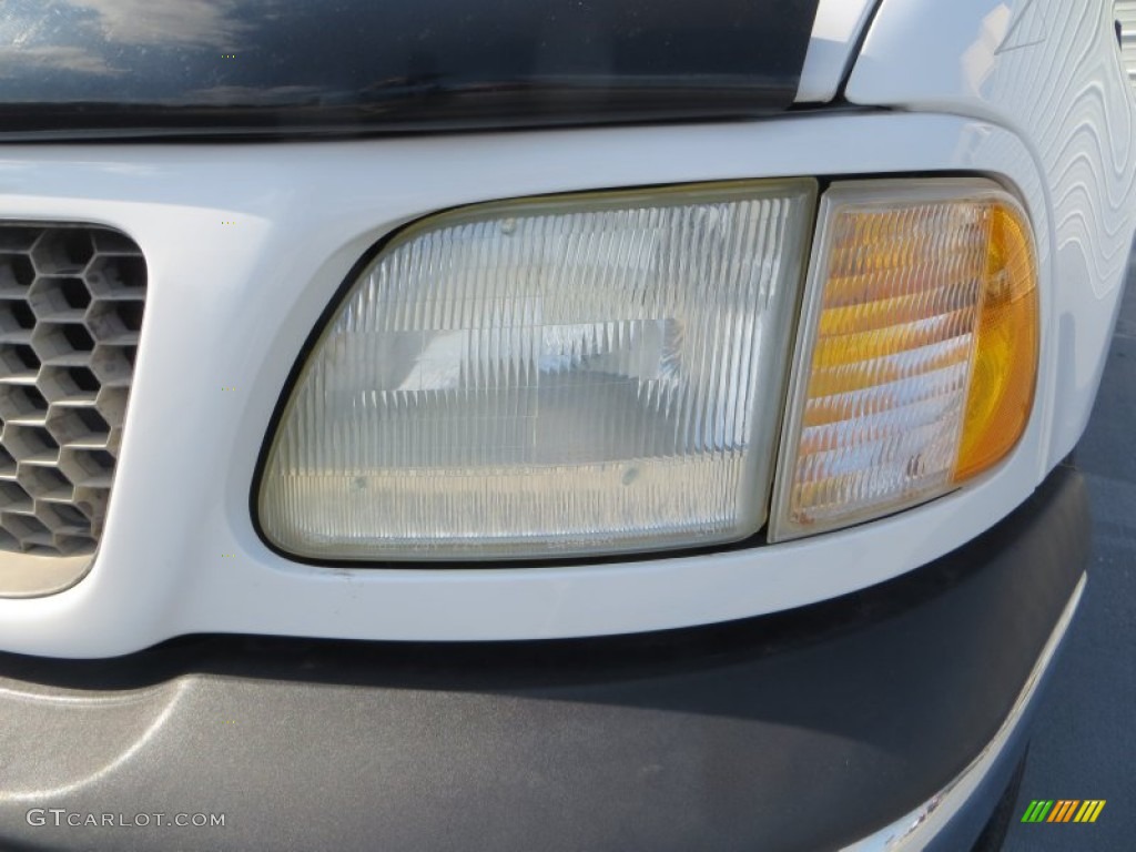2002 F150 XLT SuperCab - Oxford White / Dark Graphite photo #9