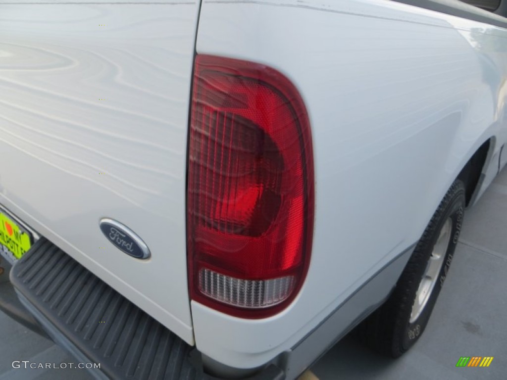 2002 F150 XLT SuperCab - Oxford White / Dark Graphite photo #17