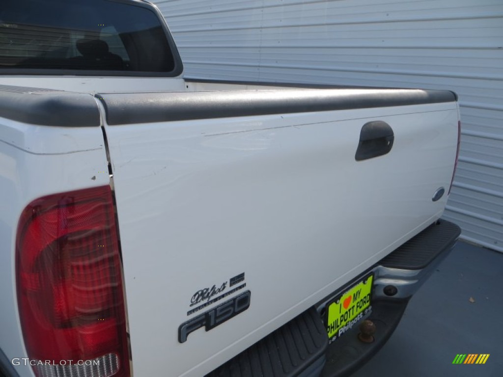2002 F150 XLT SuperCab - Oxford White / Dark Graphite photo #19