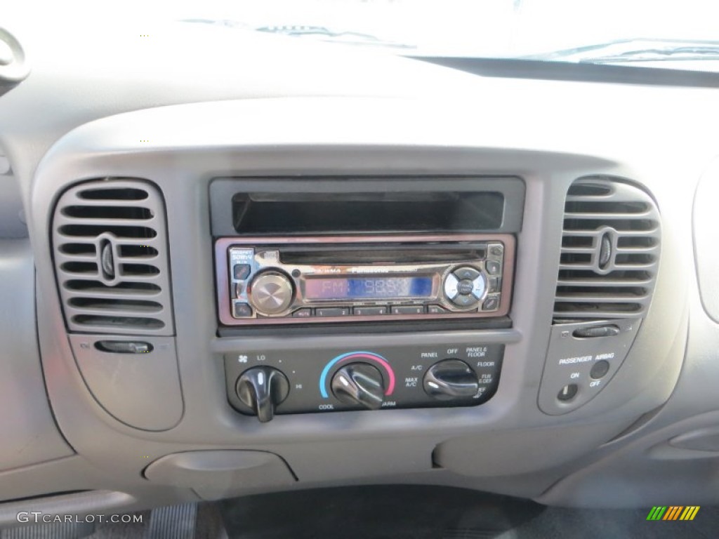 2002 F150 XLT SuperCab - Oxford White / Dark Graphite photo #34