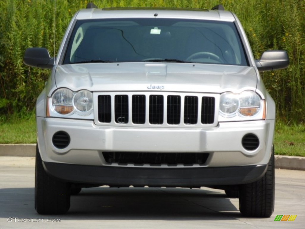 2007 Grand Cherokee Laredo - Bright Silver Metallic / Medium Slate Gray photo #4