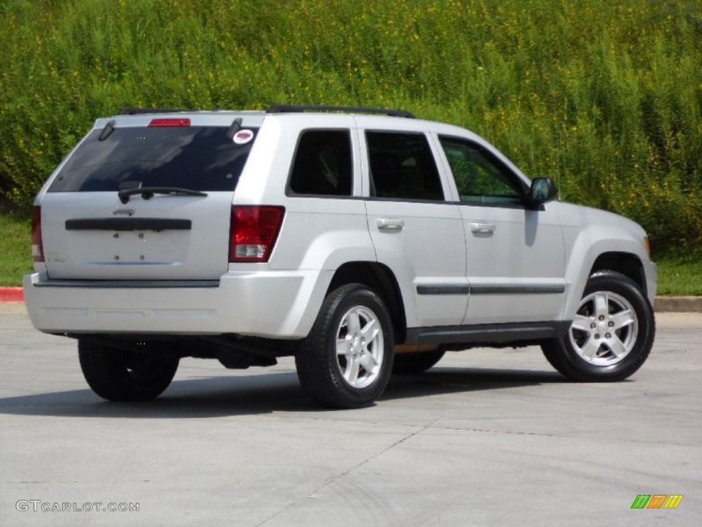 2007 Grand Cherokee Laredo - Bright Silver Metallic / Medium Slate Gray photo #6