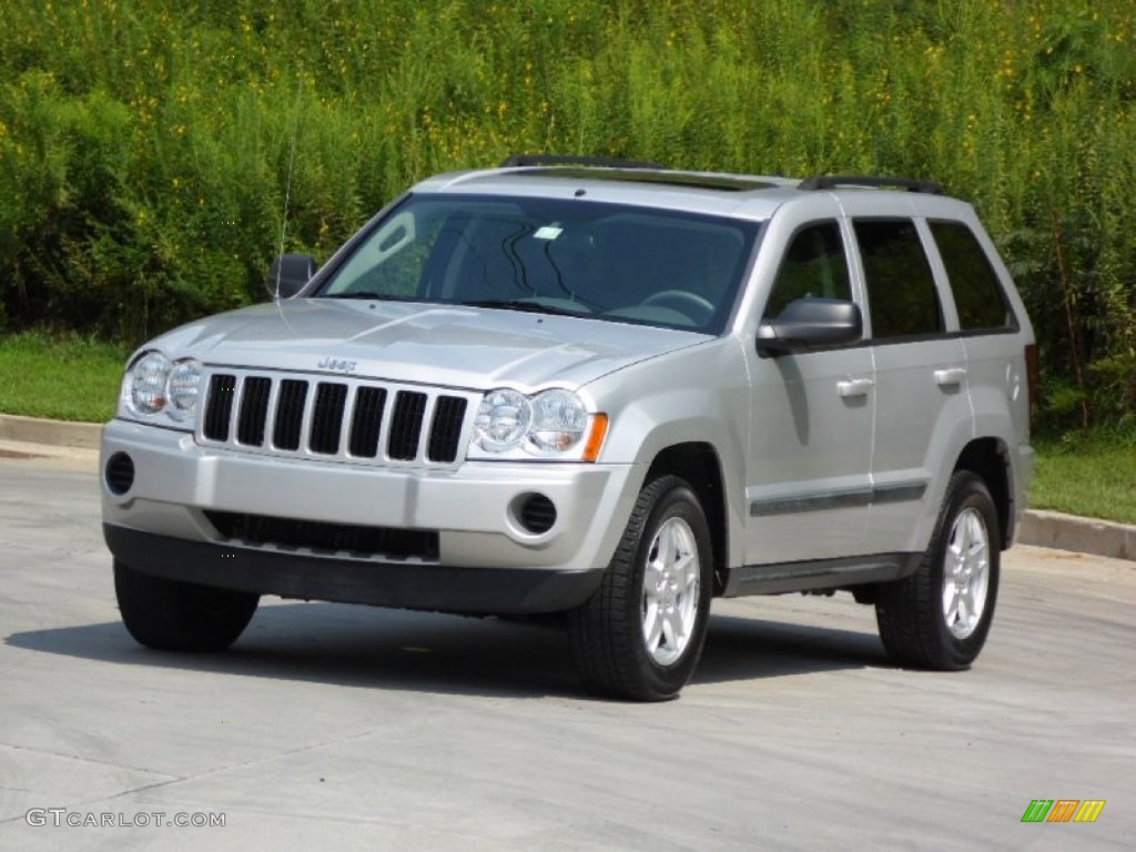 2007 Grand Cherokee Laredo - Bright Silver Metallic / Medium Slate Gray photo #20