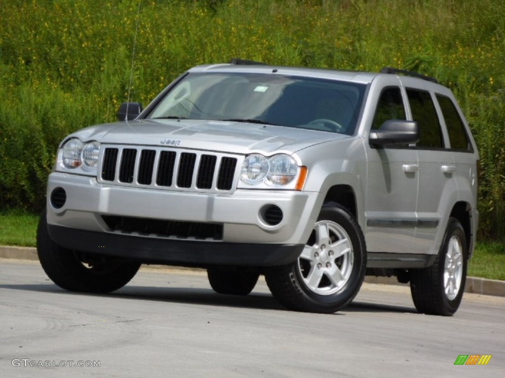 2007 Grand Cherokee Laredo - Bright Silver Metallic / Medium Slate Gray photo #21