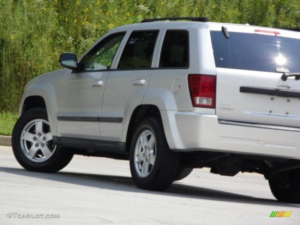 2007 Grand Cherokee Laredo - Bright Silver Metallic / Medium Slate Gray photo #26