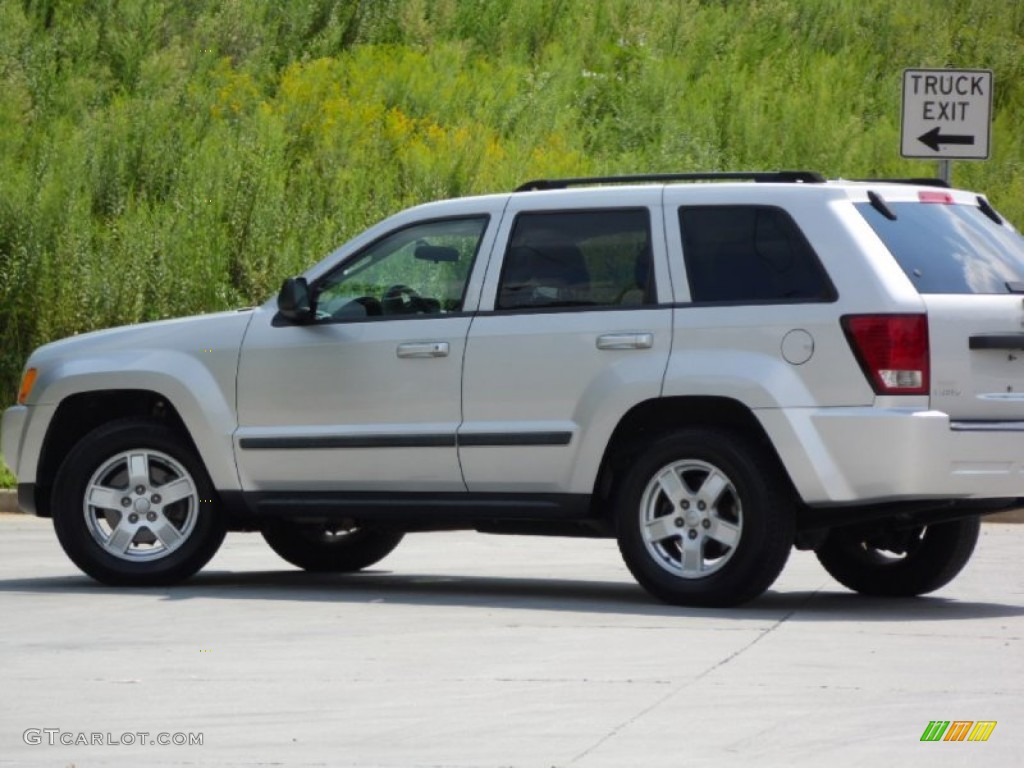 2007 Grand Cherokee Laredo - Bright Silver Metallic / Medium Slate Gray photo #27