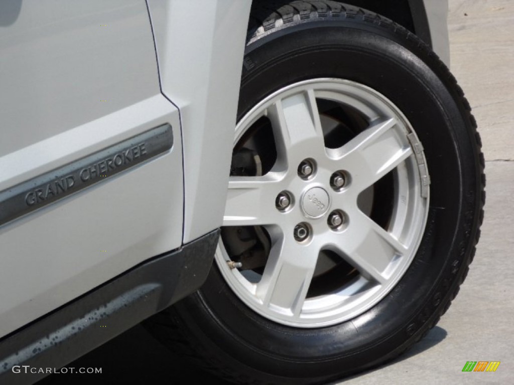 2007 Grand Cherokee Laredo - Bright Silver Metallic / Medium Slate Gray photo #35