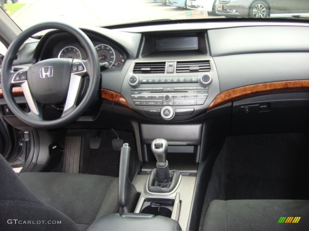 2011 Honda Accord EX Sedan Gray Dashboard Photo #85532690