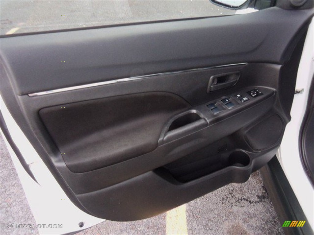 2013 Mitsubishi Outlander Sport ES Door Panel Photos