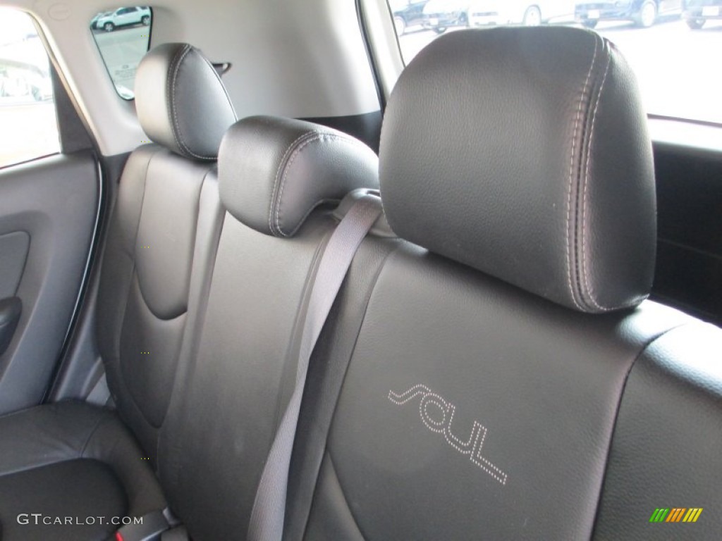 2011 Soul ! - Clear White / Black Leather photo #33