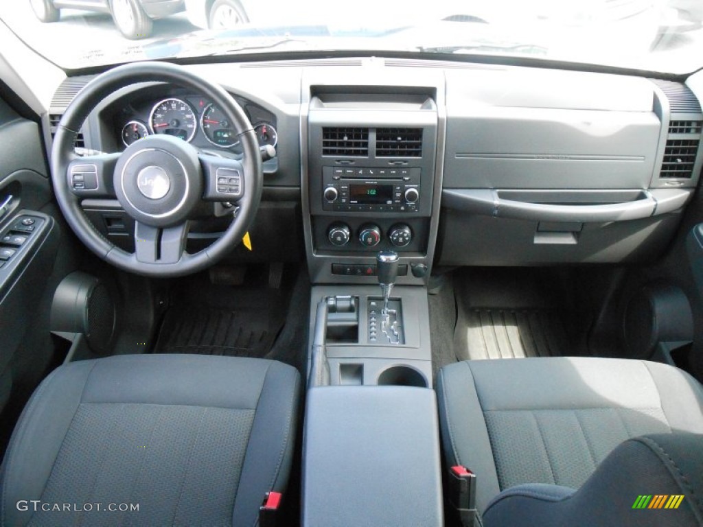 2011 Liberty Sport 4x4 - Natural Green Metallic / Dark Slate Gray photo #18